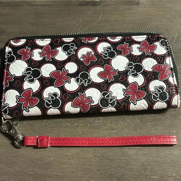 Disney Parks Exclusive Minnie Mouse Loves Dots Polka Dot Hearts Bows Wristlet - Picture 7 of 7